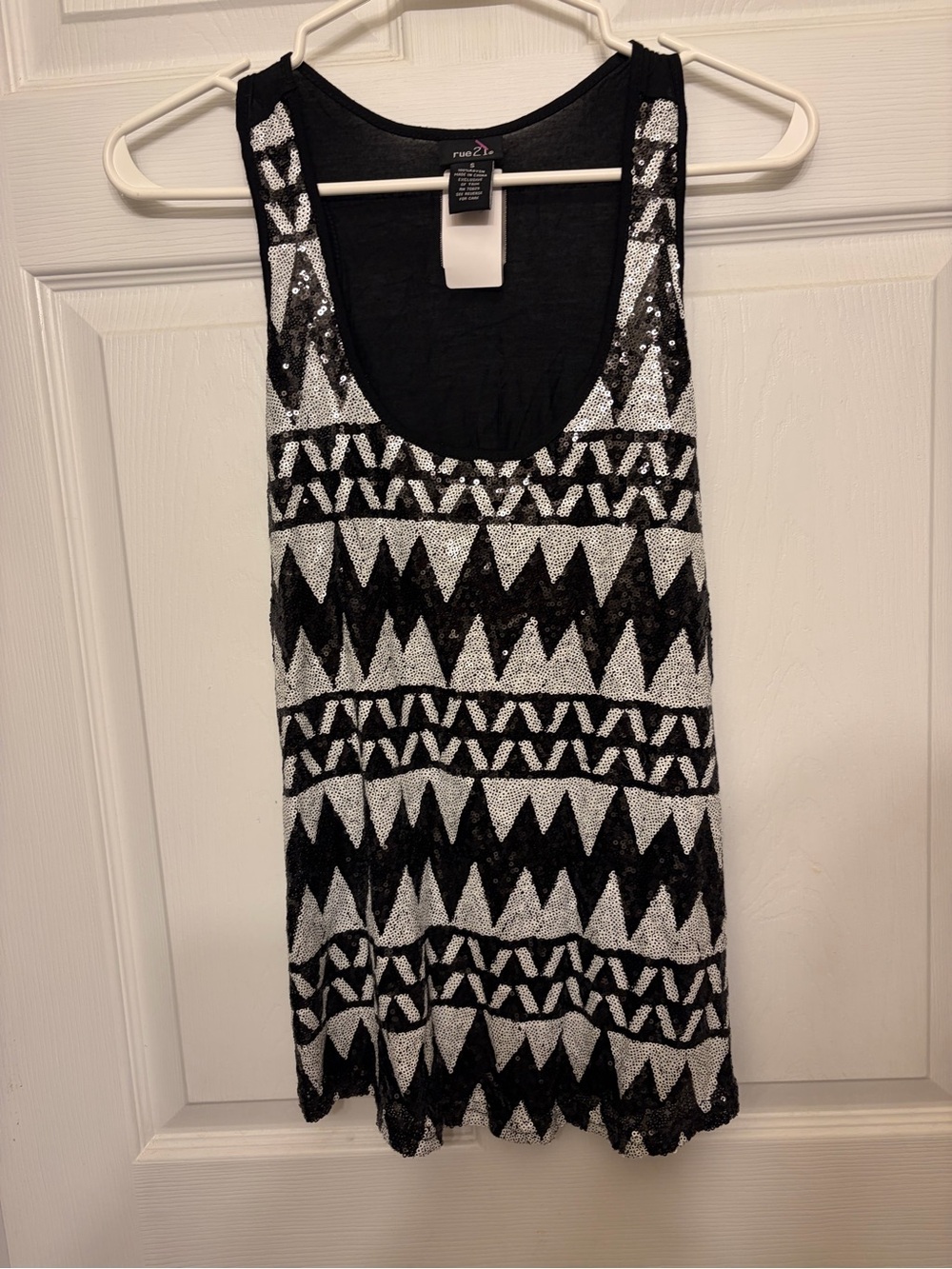 Rue21 Black & Silver Geometric Sequin Tank